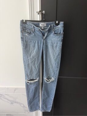 PAIGE Light Wash Skinny Jeans with Knee Rips